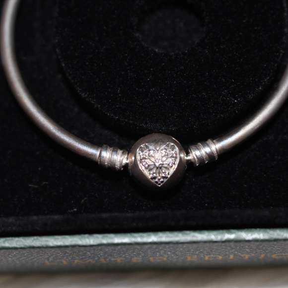 Pandora, You Melt My Heart Winter Bangle  bracelet - Picture 4 of 8